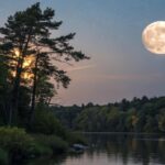 Fase da lua hoje sábado 05 de julho de 2025: Gibosa Crescente iluminando uma paisagem serena com atmosfera de fé e luz