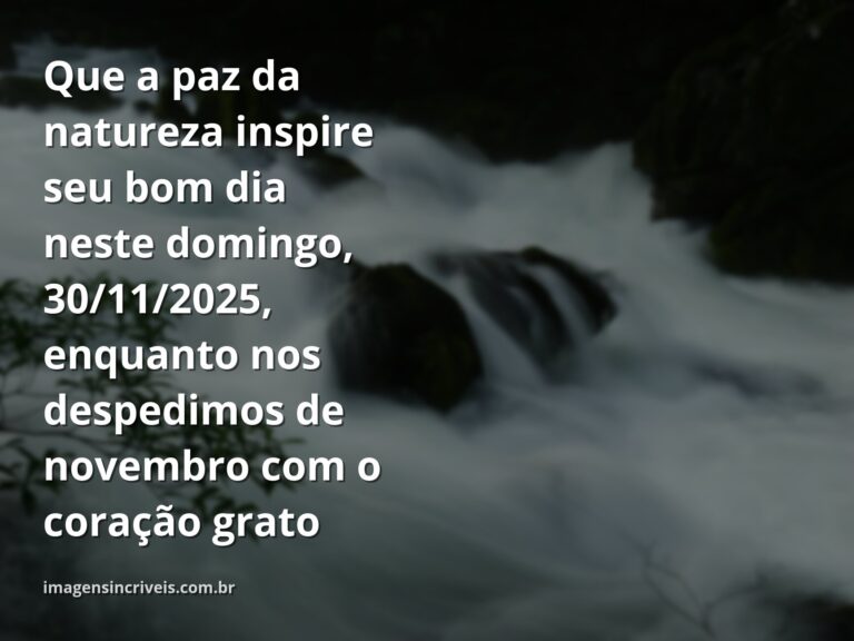 Céu azul e sereno se refletindo nas águas calmas de um lago, transmitindo paz e positividade para o fim de novembro.