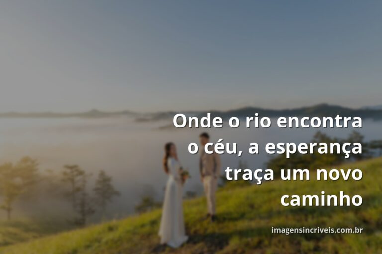 Um rio sereno reflete um céu vasto e dourado ao amanhecer, evocando um sentimento de esperança e a jornada para desbravar o desconhecido.