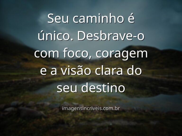 Céu vasto e águas calmas refletindo a luz do sol, inspirando foco e a coragem para desbravar novos caminhos e horizontes.