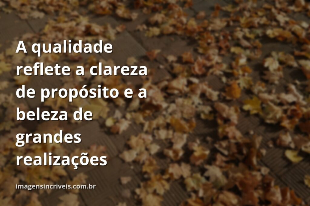 Céu azul e límpido refletido sobre as águas calmas de um lago, simbolizando a clareza, perfeição e harmonia das realizações alcançadas pela qualidade.