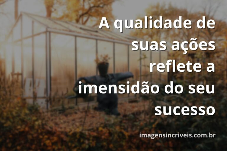 Céu azul claro refletido sobre um lago sereno, com montanhas distantes, transmitindo paz, clareza e a solidez do sucesso.