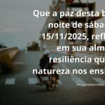 Céu noturno estrelado refletindo em um lago sereno cercado por natureza, transmitindo paz e a força da resiliência.