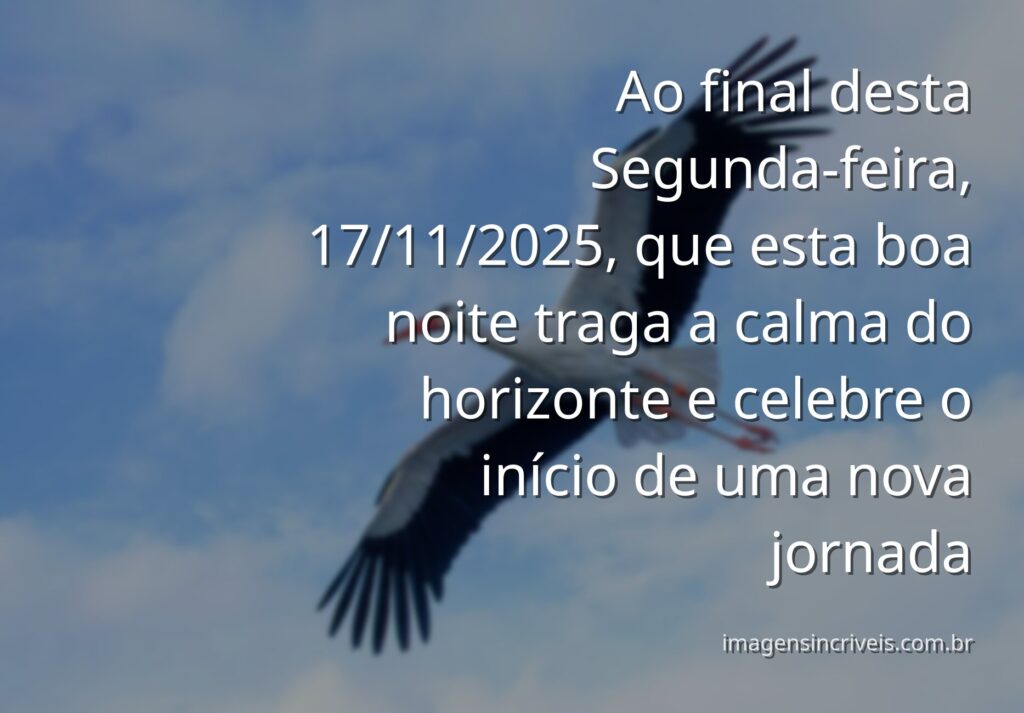 Céu do entardecer refletido em águas calmas de um lago, transmitindo paz e celebração para um recomeço.