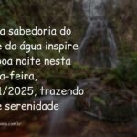 Céu estrelado refletido sobre um lago sereno ao anoitecer, evocando um sentimento de paz, calma e sabedoria interior.