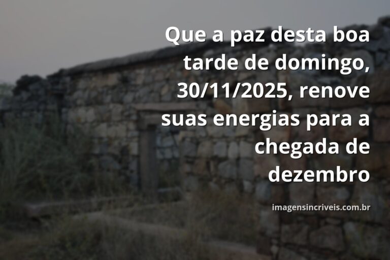Paisagem serena de um lago refletindo o céu ao entardecer, transmitindo a paz e a gratidão de um fim de tarde de domingo.