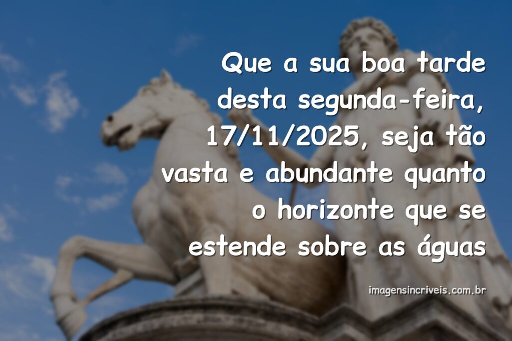 Paisagem serena de um vasto corpo de água refletindo o céu azul com nuvens brancas, evocando sentimentos de paz e abundância.