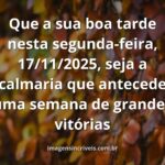 Paisagem serena com céu azul e nuvens brancas refletidas em águas calmas, inspirando paz e vitória para o começo da semana.