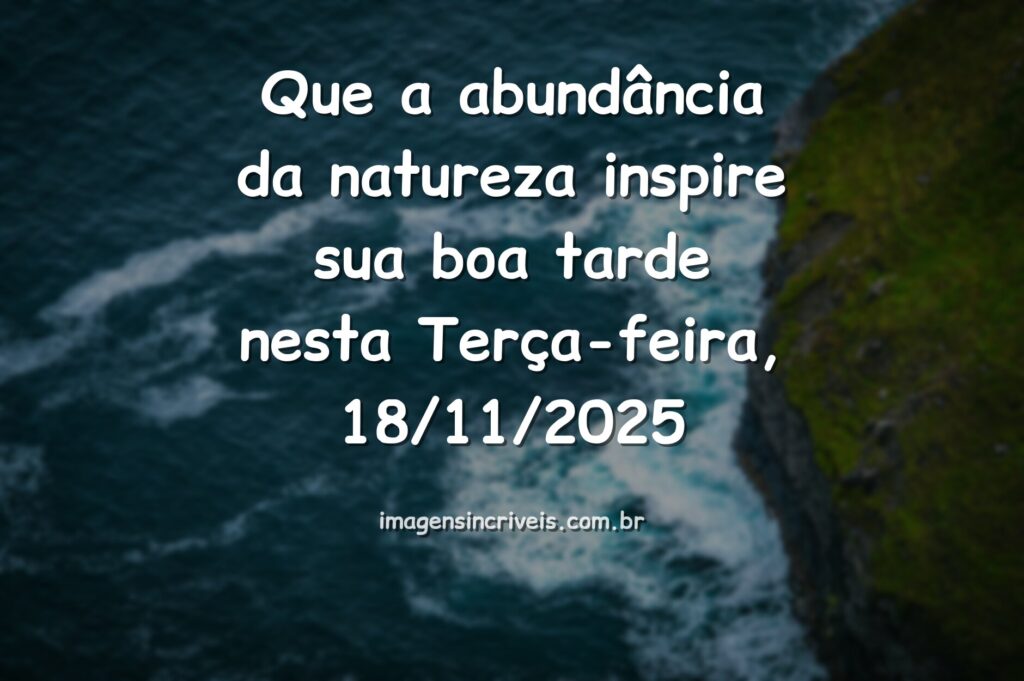 Paisagem serena com céu amplo e águas calmas refletindo a luz da tarde, transmitindo um sentimento de paz e abundância infinita.