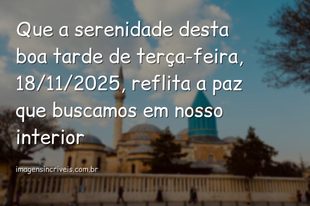 Céu azul com nuvens brancas refletido em um lago sereno, cercado por vegetação, evocando um sentimento de paz e reflexão.