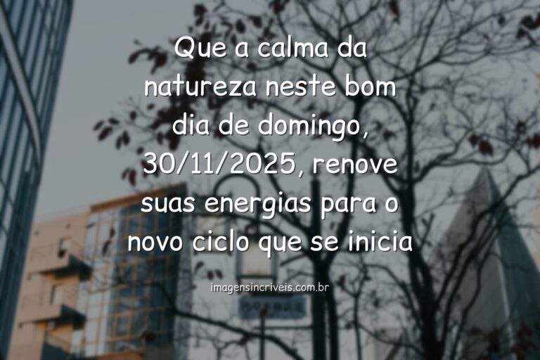 Céu sereno com nuvens suaves refletindo em águas calmas ao amanhecer, evocando um sentimento de paz e renovação.