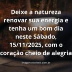 Paisagem serena com céu azul claro refletindo em um lago tranquilo, cercado por natureza verdejante, evocando um sentimento de alegria e paz.