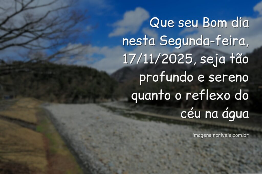 Paisagem serena de um lago ao amanhecer com céu claro, refletindo a sabedoria e a calma para o início da semana.