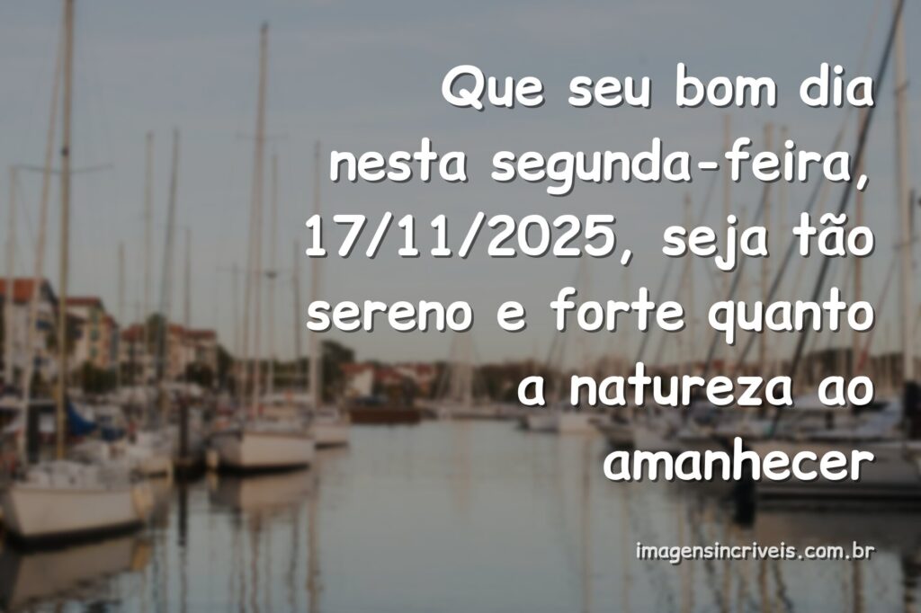 Nascer do sol sobre um lago calmo com céu azul e nuvens, transmitindo uma sensação de força e serenidade para o começo da semana.