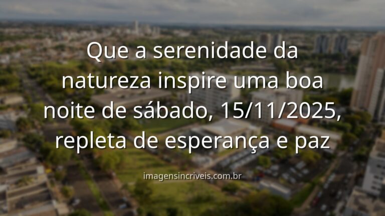 Céu sereno e águas calmas ao entardecer, refletindo a luz suave e o sentimento de esperança de uma noite de sábado tranquila.