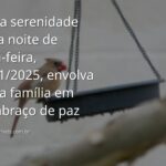 Céu noturno com estrelas e uma lua suave refletindo sobre a água calma de um lago, evocando um sentimento de paz e união familiar.