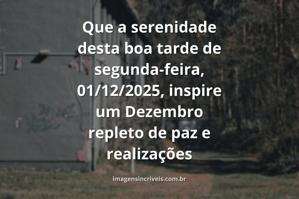 Paisagem serena com céu azul e nuvens brancas refletidas em águas calmas, transmitindo a paz de um novo começo de mês.