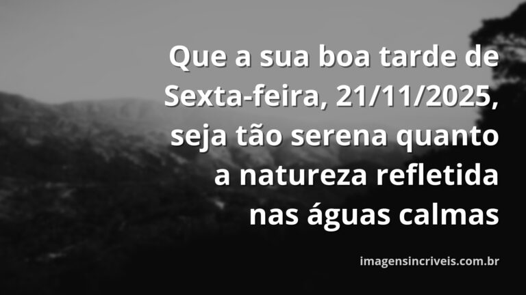 Paisagem serena de um lago tranquilo refletindo um céu azul com nuvens, evocando um sentimento de paz e calma na tarde.