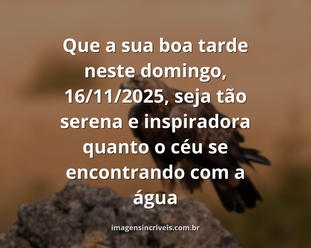 Paisagem serena com céu azul e nuvens refletidos na água calma de um lago, transmitindo paz para uma tarde motivacional de domingo.