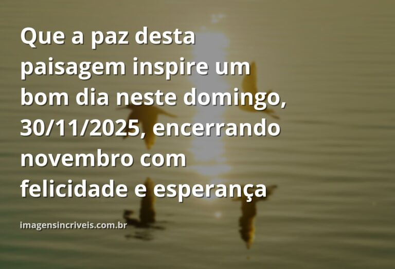 Céu azul e sereno refletido sobre águas calmas, com a luz do sol da manhã, transmitindo um sentimento de paz e felicidade.
