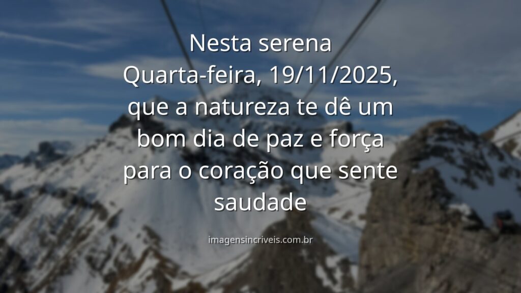 Céu sereno ao amanhecer refletido em águas calmas, transmitindo um sentimento de paz, consolo e luto silencioso.