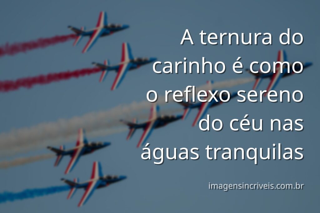 Céu azul com nuvens brancas refletido perfeitamente em um lago calmo, transmitindo uma sensação de paz, serenidade e carinho.