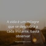 Céu vasto e sereno com nuvens suaves refletido sobre águas calmas, evocando a paz e a grandiosidade de um milagre natural.