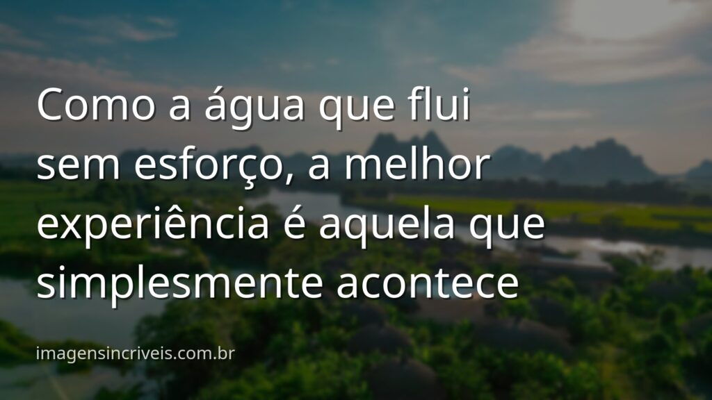 Céu claro e azul refletido na superfície calma de um lago, evocando a serenidade e a fluidez de um design intuitivo.