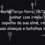 Cena noturna, surreal e abstrata, com duas silhuetas luminosas entrelaçadas, simbolizando o sonho com irmãos em 18/11/2025.