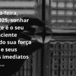 Imagem surreal e abstrata de uma noite estrelada, onde a silhueta de um tigre se forma a partir de nebulosas e luzes oníricas em 18/11/2025.
