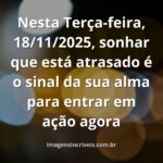 Cena onírica, abstrata e noturna com relógios distorcidos, simbolizando a ansiedade de sonhar que está atrasado em 18/11/2025.