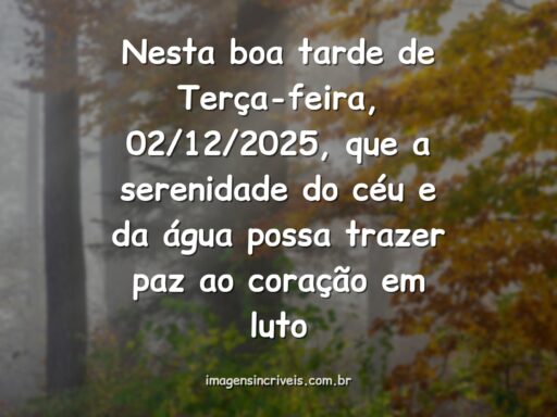 Céu crepuscular com tons suaves refletido sobre a superfície calma da água, evocando um sentimento de paz, saudade e esperança.
