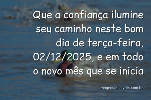 Céu azul com nuvens brancas refletido em águas calmas de um lago, cercado por natureza, transmitindo paz e confiança.
